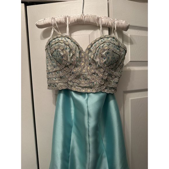 Blue Vienna Size 6 Mermaid dress - Picture 2 of 2